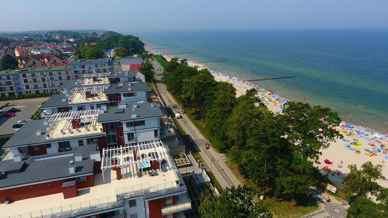 Miodowy Apartament Z Duzym Tarasem W Rewalu, Blisko Morza Exterior photo
