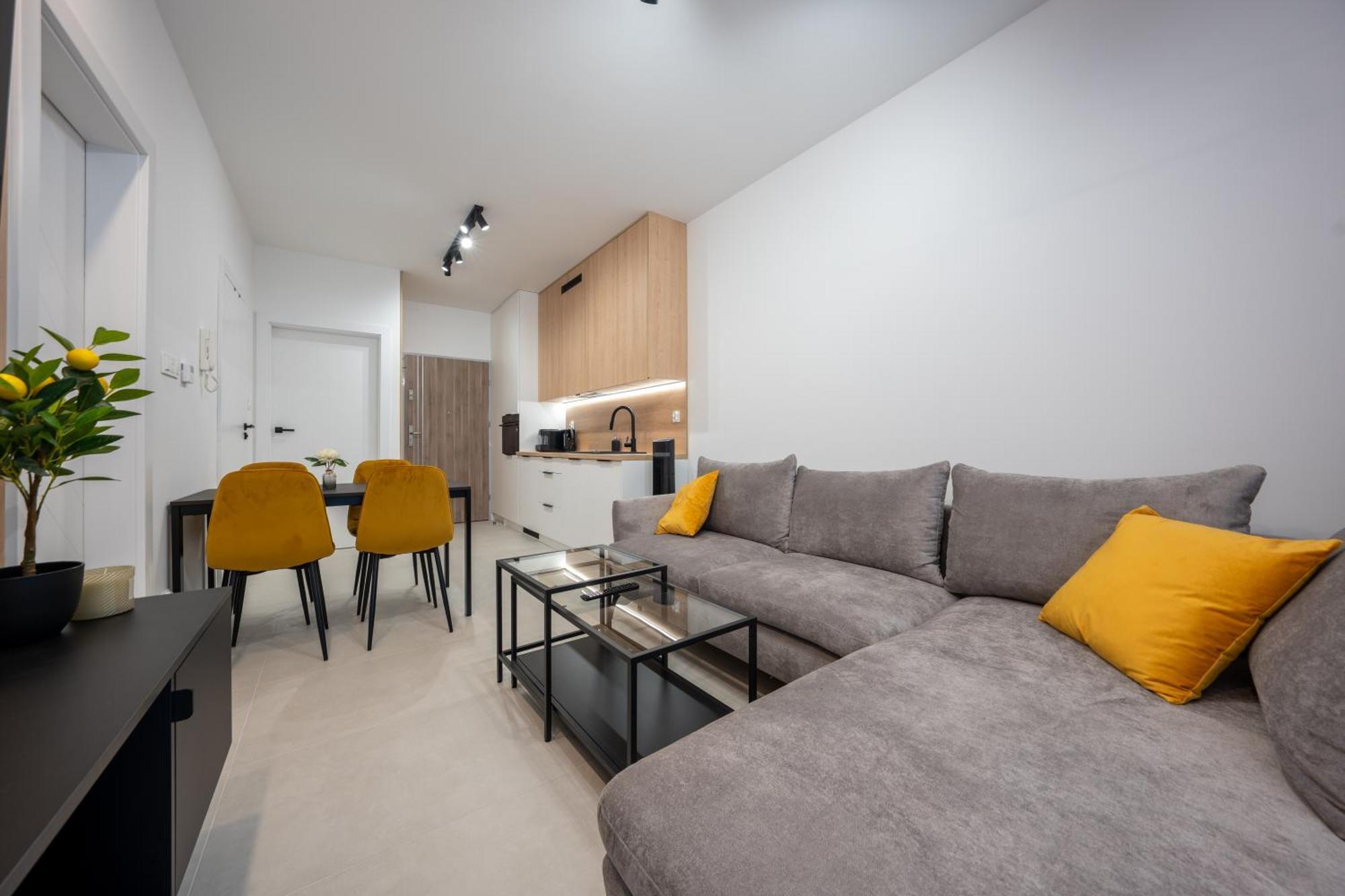 Miodowy Apartament Z Duzym Tarasem W Rewalu, Blisko Morza Exterior photo